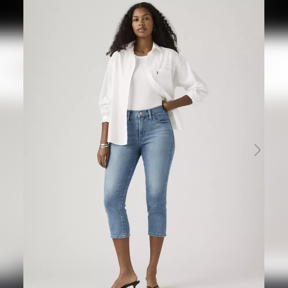 LEVI'S | Women's Med Wash 311 Shaping Skinny Stretchy Mid-Rise Capri Jeans